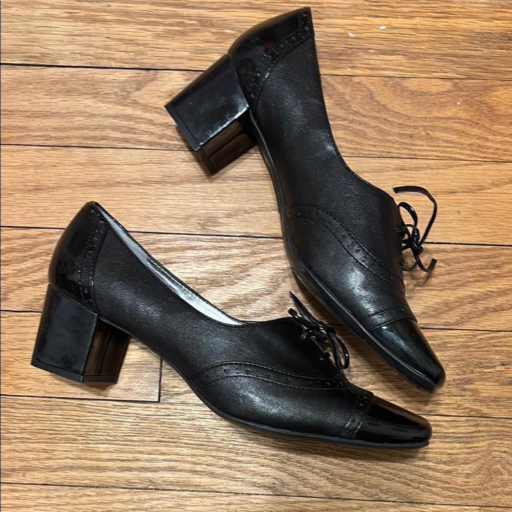 Anne Klein Black Flats with Textured Finish iFlex comfy fit